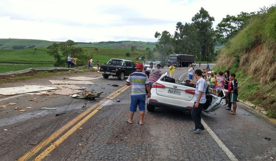 Acidente na BR-104 deixa mortos e feridos próximo a São José da Laje