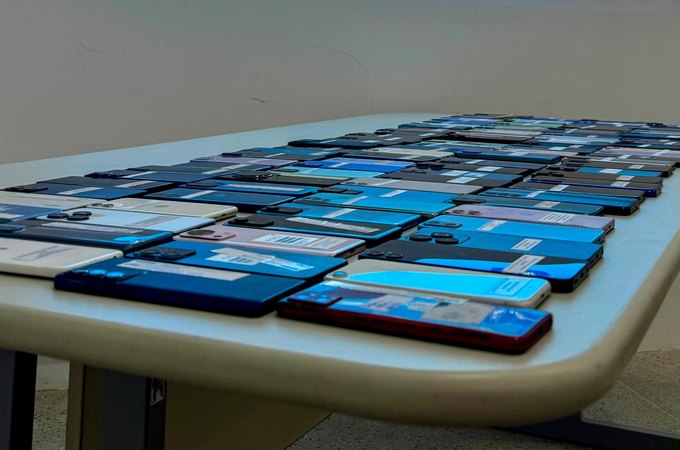 Segurança Pública restitui 75 celulares recuperados no primeiro dia de mutirão de entregas, em Alagoas