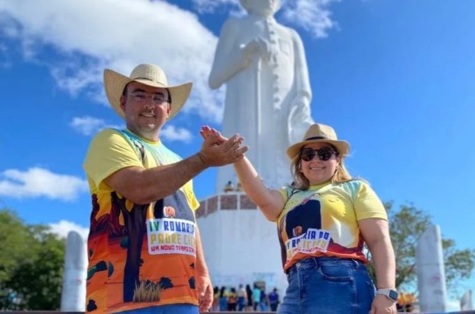 Prefeito Leandro Silva acompanha romeiros de Junqueiro e vive momentos de fé e devoção em Juazeiro