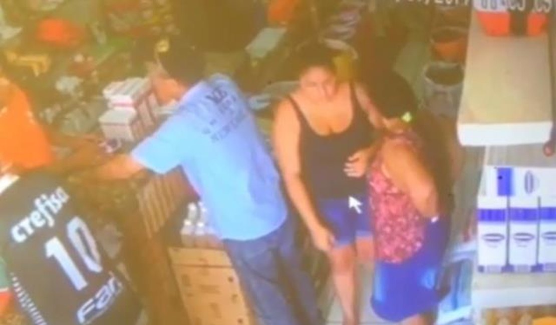 Vídeo. Câmeras de segurança flagram mulheres furtando estabelecimentos comerciais
