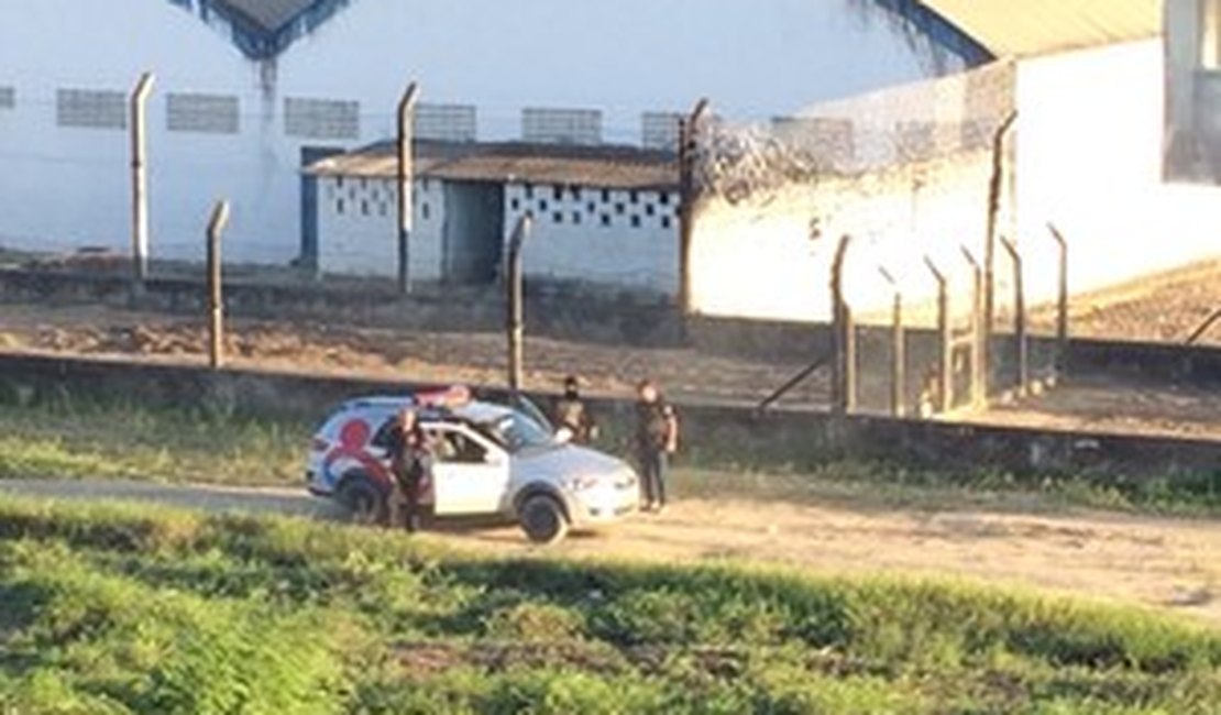 79 presos são transferidos do Cyridião Durval em AL, após tentativa de fuga