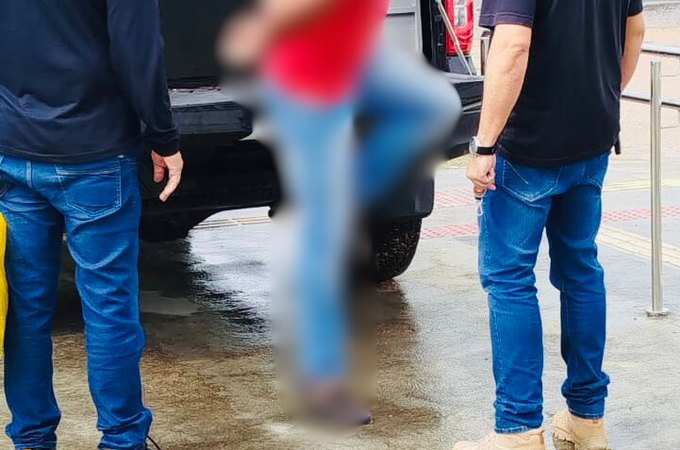 Homem com mandado de prisão por tentativa de homicídio é preso dentro de Fórum em Cacimbinhas
