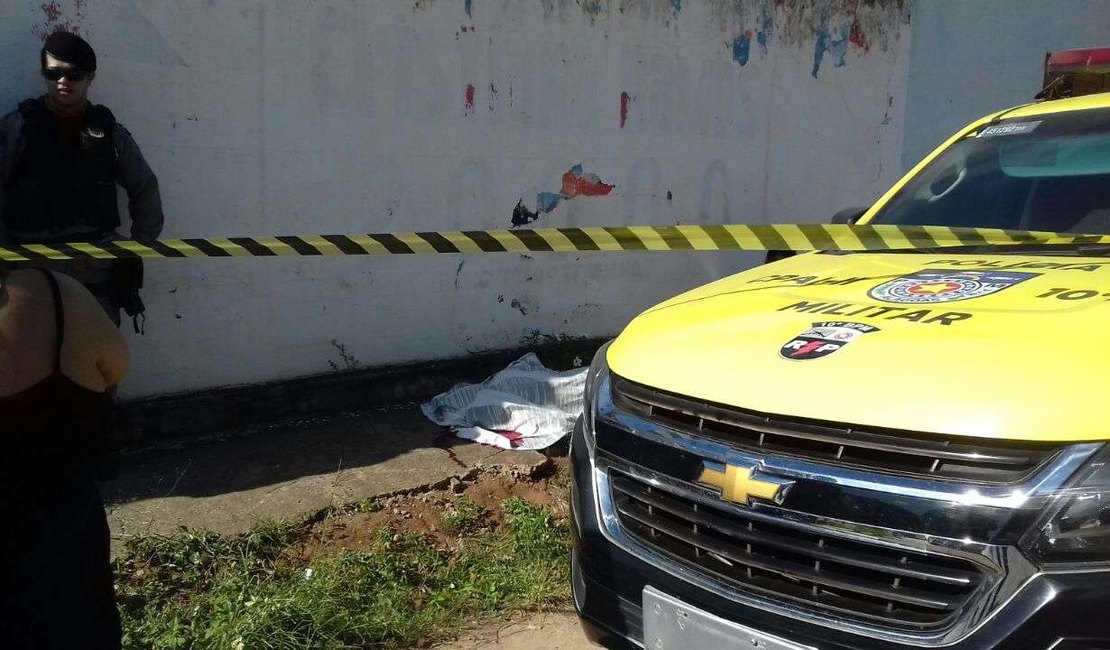Assassinato com disparos de arma de fogo é registrado no Centro de Quebrangulo
