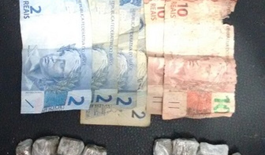 Menor é apreendido com 28 bombas de maconha e dinheiro em espécie em Arapiraca