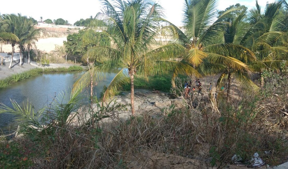 Populares encontram corpos de casal em matagal de Teotônio Vilela
