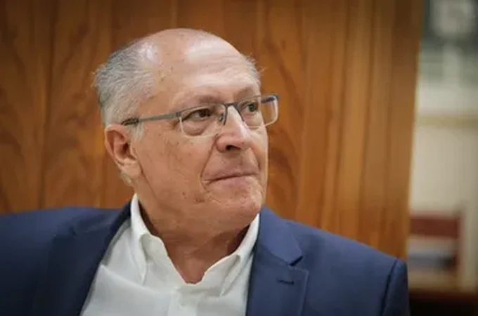 Após mal-estar, Alckmin é levado às pressas a hospital de Brasília