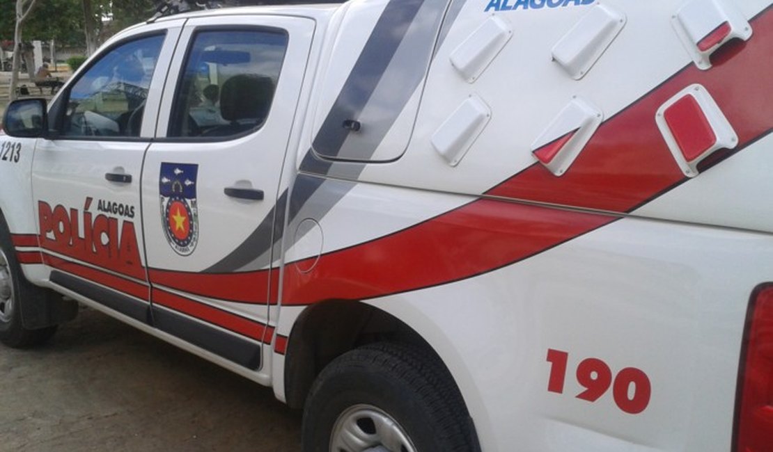 Criminosos roubam dinheiro e documentos pessoais de jovem, em Arapiraca