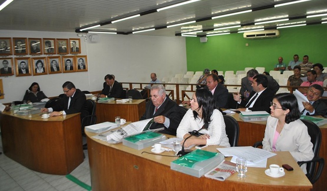 Vereadora Gilvania Barros solicita construção de área de lazer no bairro São Luiz I