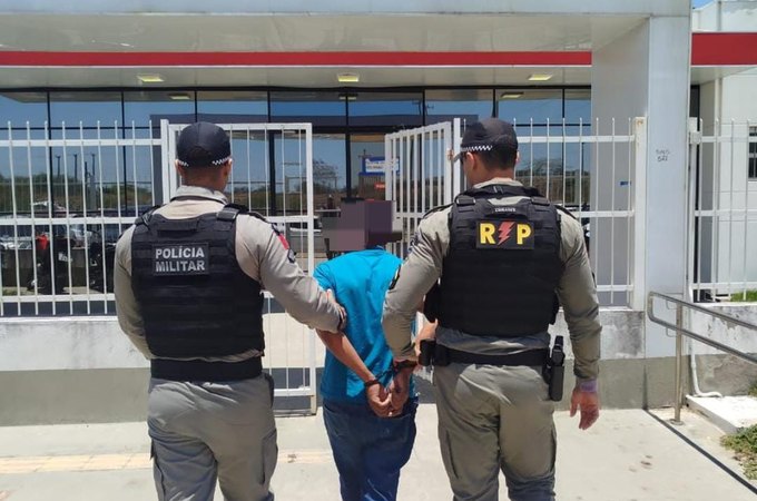 Mãe flagra filha sendo estuprada por homem enquanto dormia em Piranhas