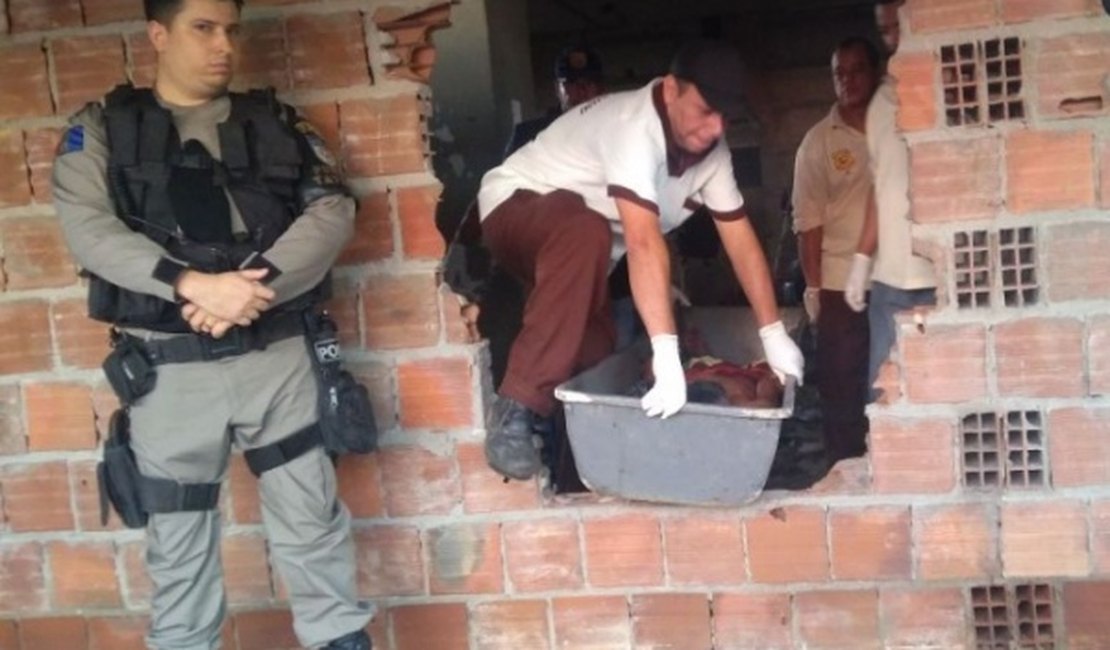 Dupla é capturada enquanto tentava enterrar corpo em prédio no Centro de Maceió