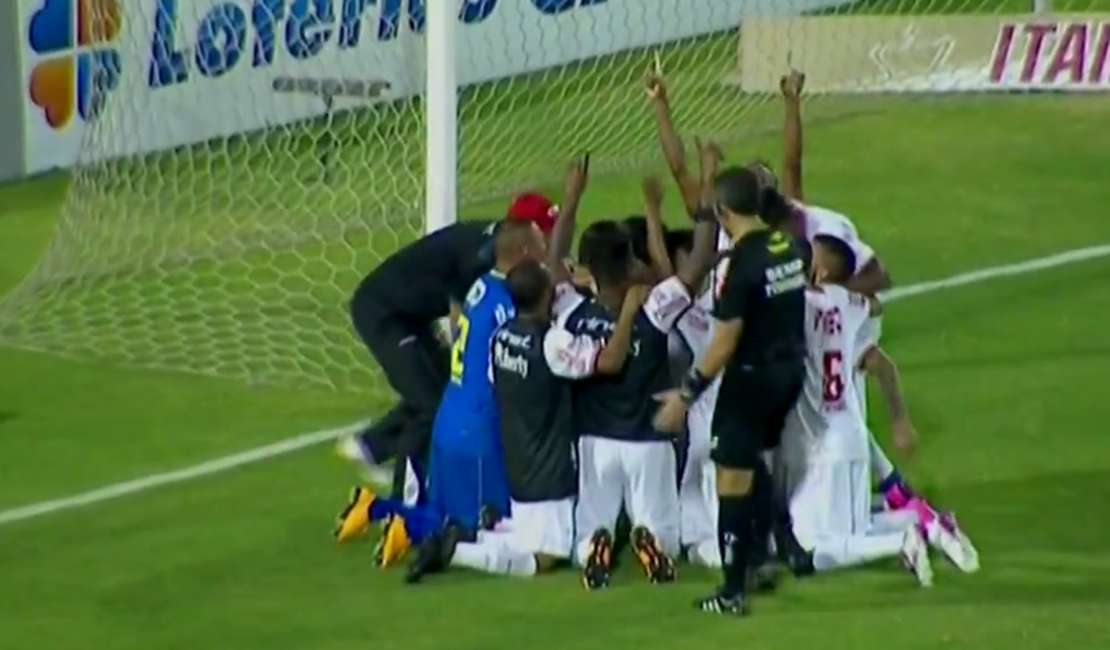 De virada, CRB perde para o Vila Nova por 2x1, mas segue no G4 da Série B