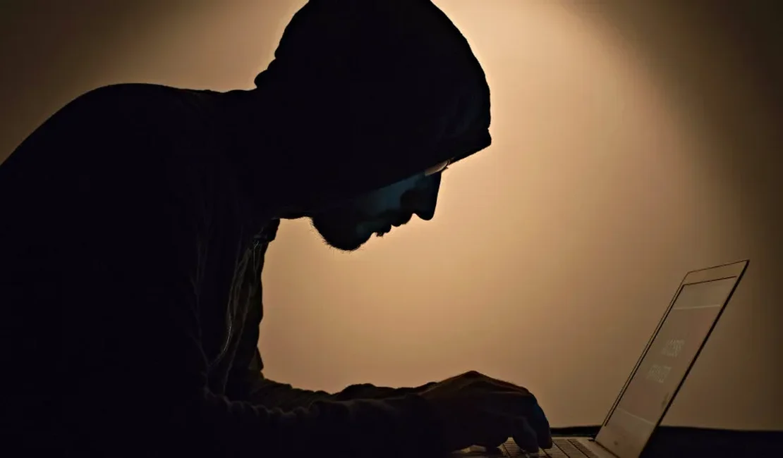 Criminosos oferecem até R$ 200 por automutilação em comunidades online; entenda