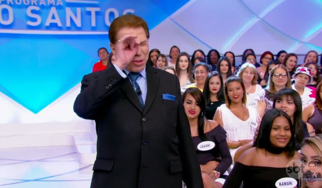 Silvio Santos revela que espiava dançarinas nuas no camarim por buraco na parede