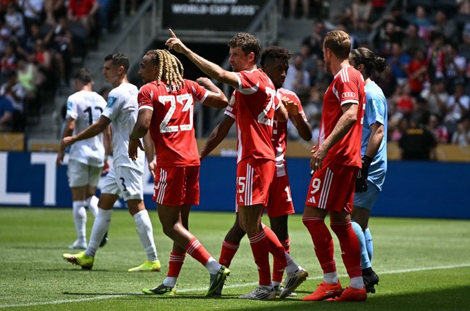 Bayern de Munique massacra o Auckland com goleada histórica de 10 a 0 na estreia do Mundial
