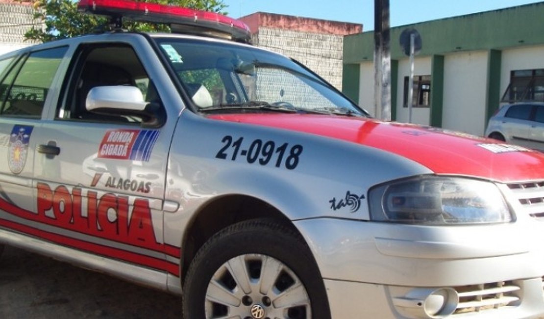 Assaltantes roubam 9 celulares e R$ 2 mil reais de loja em Arapiraca