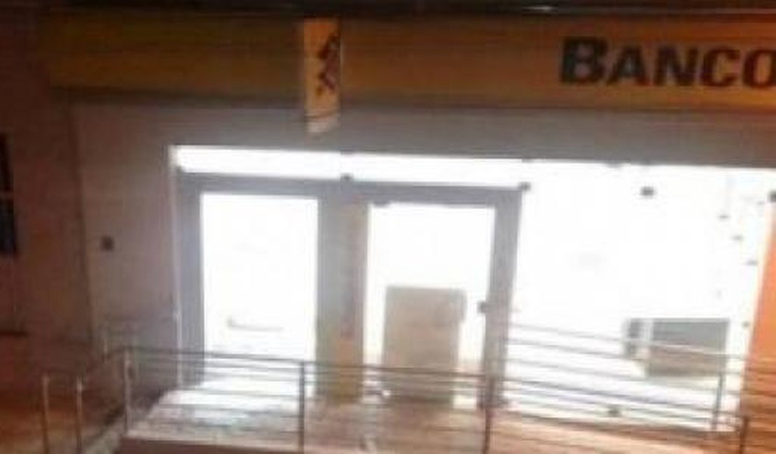Iniciadas investigações para capturar quadrilha que explodiu agência bancária em Água Branca
