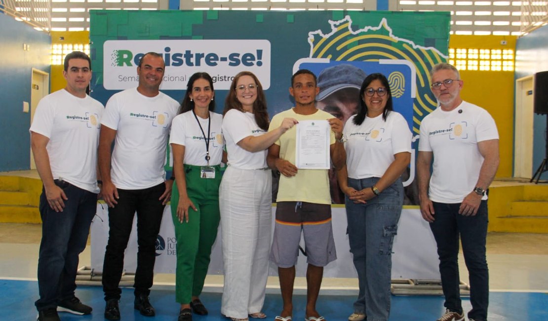Registre-se! viabiliza documentos para dependentes químicos e crianças acolhidas