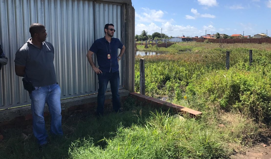 Corpo em decomposição é encontrado em terreno no Francês