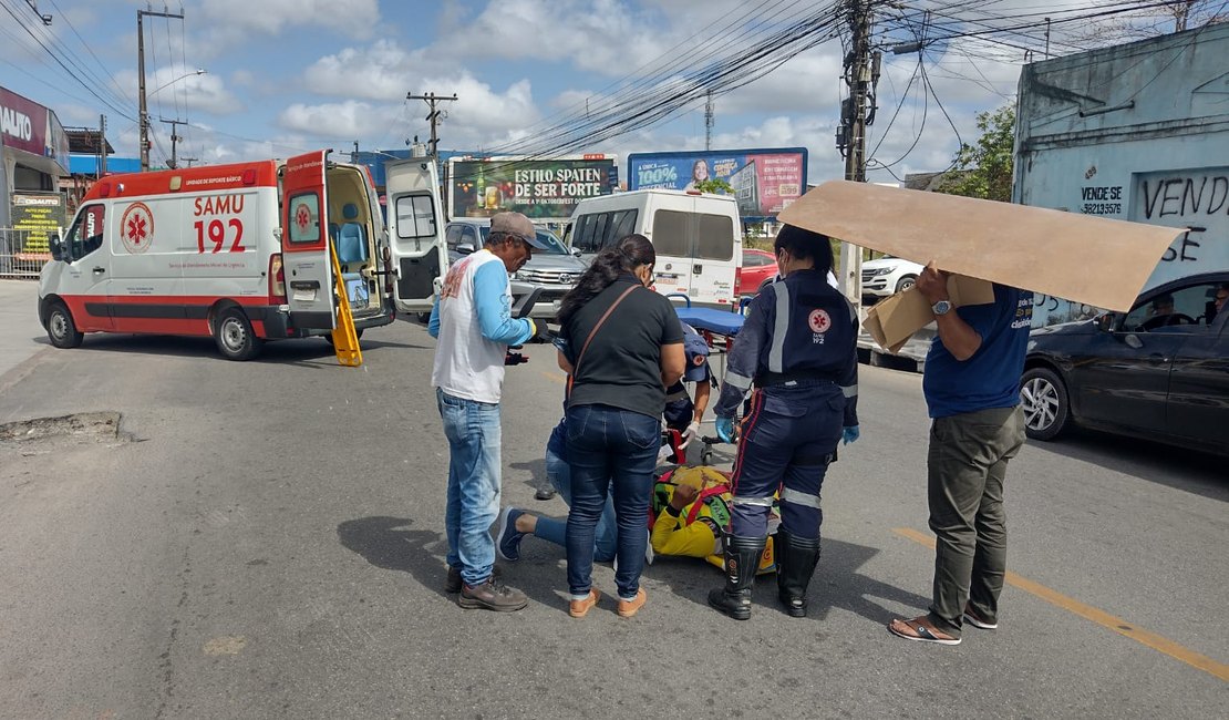 Mototaxista fica ferido em colisão envolvendo carro e moto, em Arapiraca