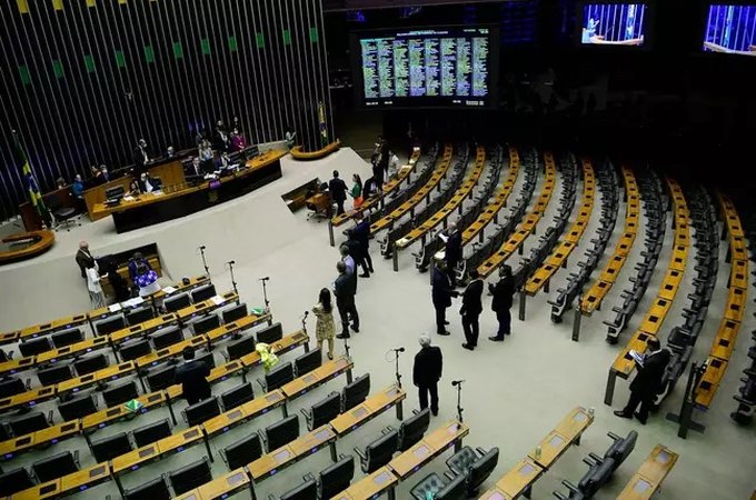 Deputados aprovam aumento de cadeiras no Congresso e Alagoas escapa de perder vaga na Câmara Federal