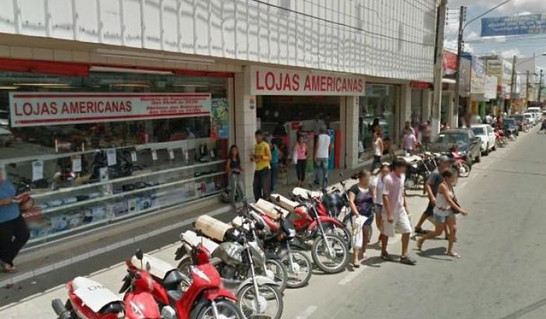 Jovem é presa após furtar produtos de higiene de estabelecimento comercial