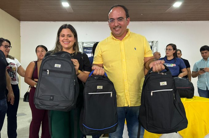 Vídeo. Prefeitura de Junqueiro realiza entrega de fardamento e kit escolar a alunos da rede municipal de ensino