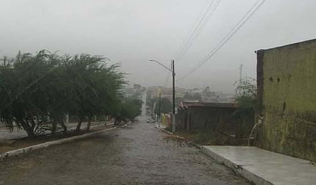 Alagoas tem previsão de chuva e nebulosidade neste fim de semana