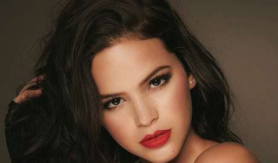 Bruna Marquezine recorre a preenchimento labial, afirma colunista
