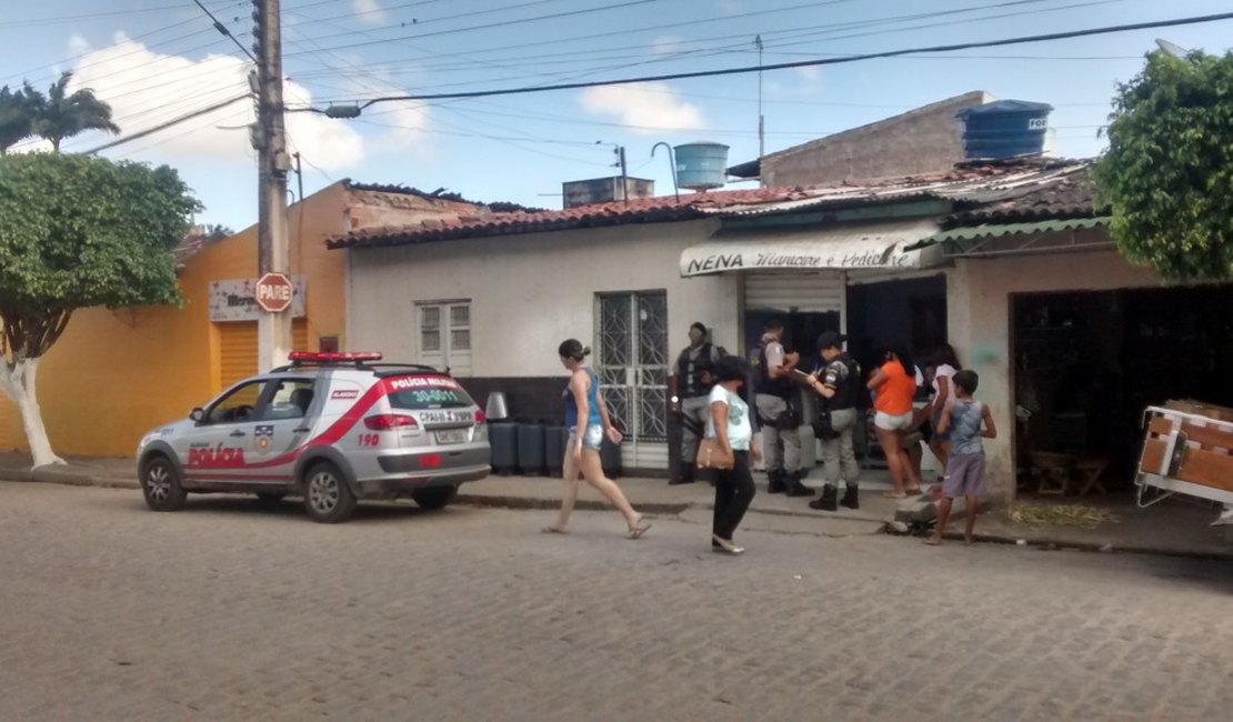 Salão de beleza é assaltado no bairro Santa Esmeralda, em Arapiraca