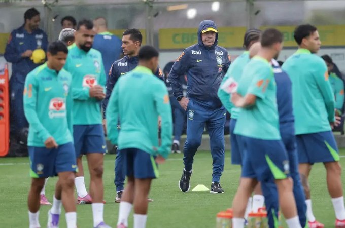Brasil inicia preparação para jogo contra o Chile