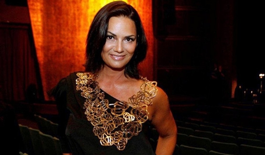 Luiza Brunet revela agressão de ex-namorado: “É doloroso ter que me expor dessa maneira”