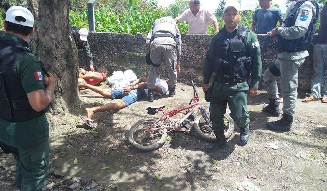 Dupla suspeita de assaltos é presa com celulares, seringas e drogas