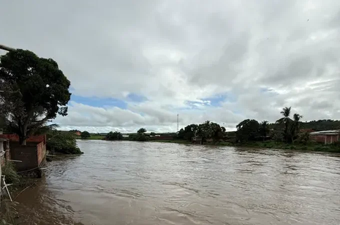 Chuvas intensas mantêm Alagoas em alerta máximo; Defesa Civil segue monitorando