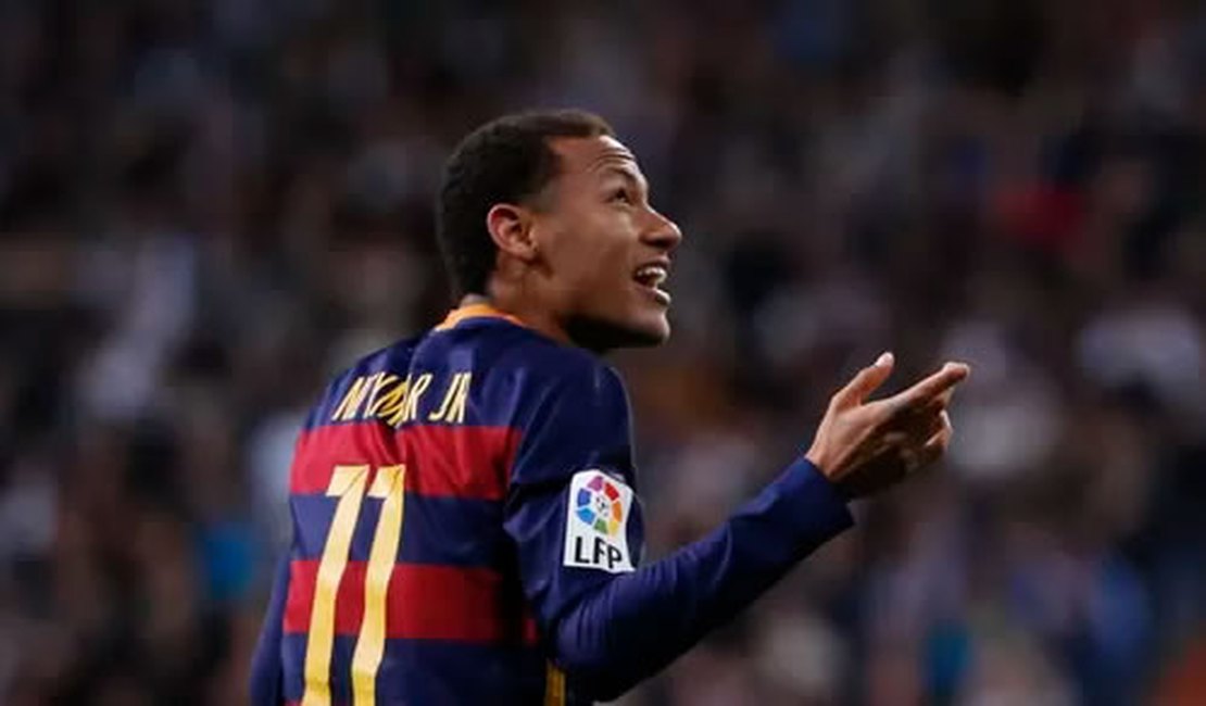Neymar, Suárez e Iniesta brilham e Barcelona goleia o Real Madrid