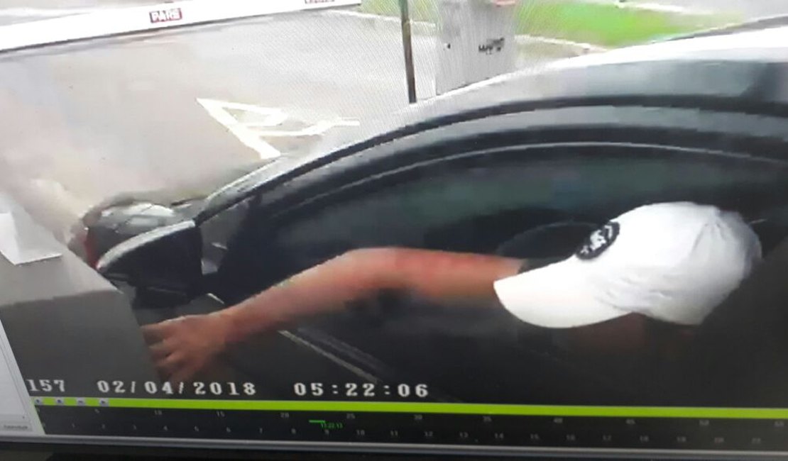 Bandidos roubam R$ 10 mil de empresário em estacionamento de shopping em Arapiraca