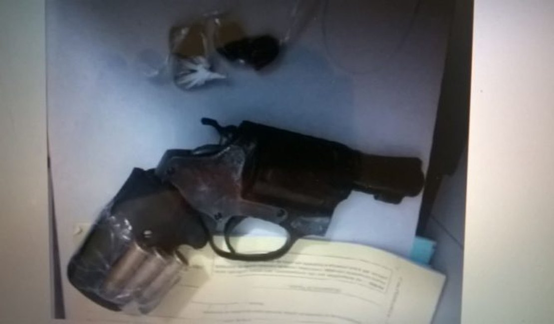 Suspeito de tráfico de drogas reage a prisão e atira contra policiais, em AL