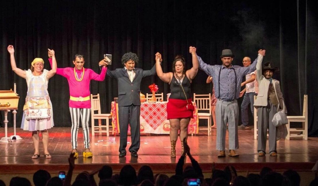 Teatro Thereza Auto Teófilo recebe comédia teatral “Se o Defunto Falasse”