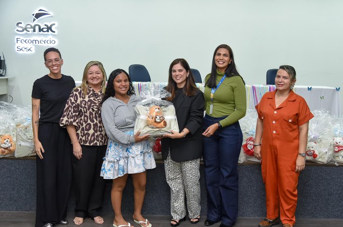 Prefeitura realiza a 2ª entrega de enxovais do projeto Mãe Arapiraquense de 2025