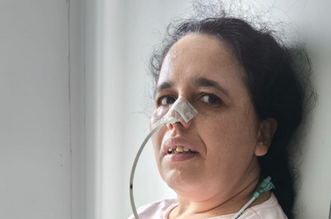 Com doença rara e degenarativa, mulher natural de Palmeira dos Índios precisa de ajuda para realizar cirurgia de urgência
