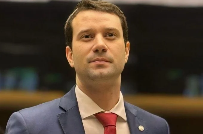 ”Devemos sempre aliviar o bolso do trabalhador, principalmente aqueles que mais precisam”, diz Daniel Barbosa sobre isenção do IR