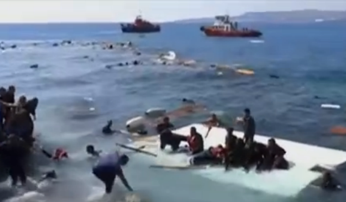 Novo naufrágio no Mediterrâneo deixa pelo menos 20 mortos