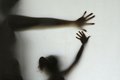 Homem invade casa da sogra, agride a companheira e foge, em Arapiraca