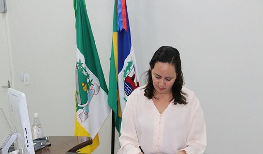 Fabiana Pessoa nomeia mais três secretários para Comunicação, Saúde e Desenvolvimento Econômico