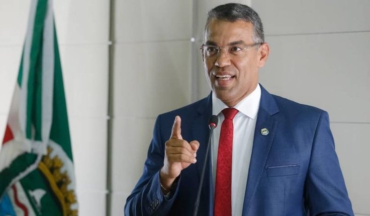 Mesmo após operação da PF,vereador Siderlane continuará recebendo salário de quase R$ 19 mil em Maceió