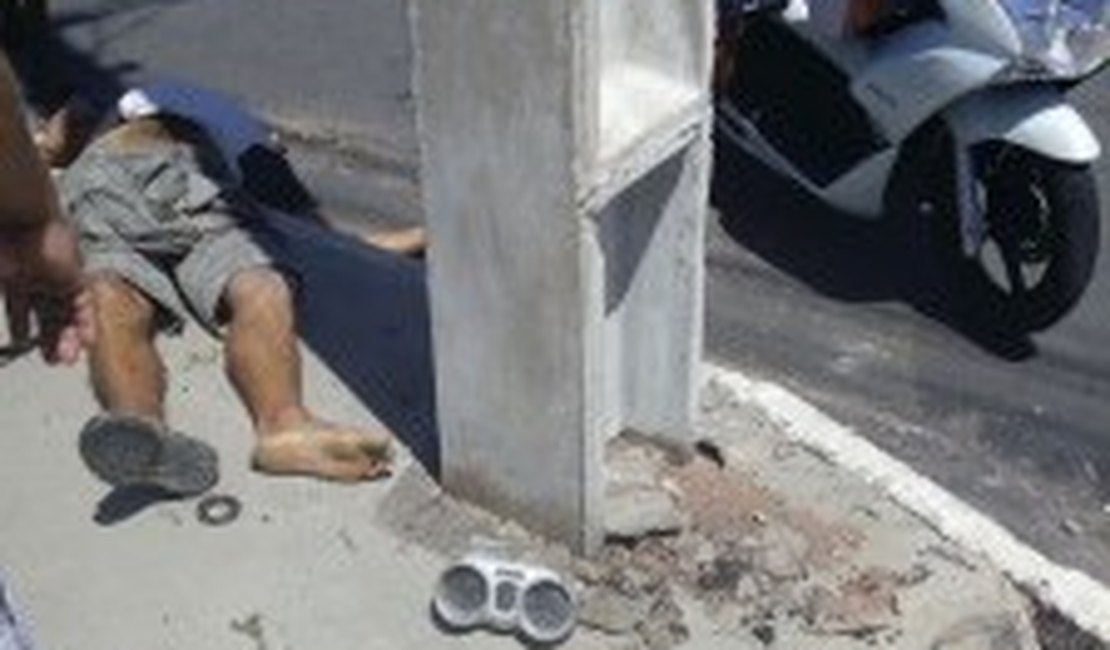 Homem perde controle de moto e colide fatalmente contra poste na Barra de São Miguel