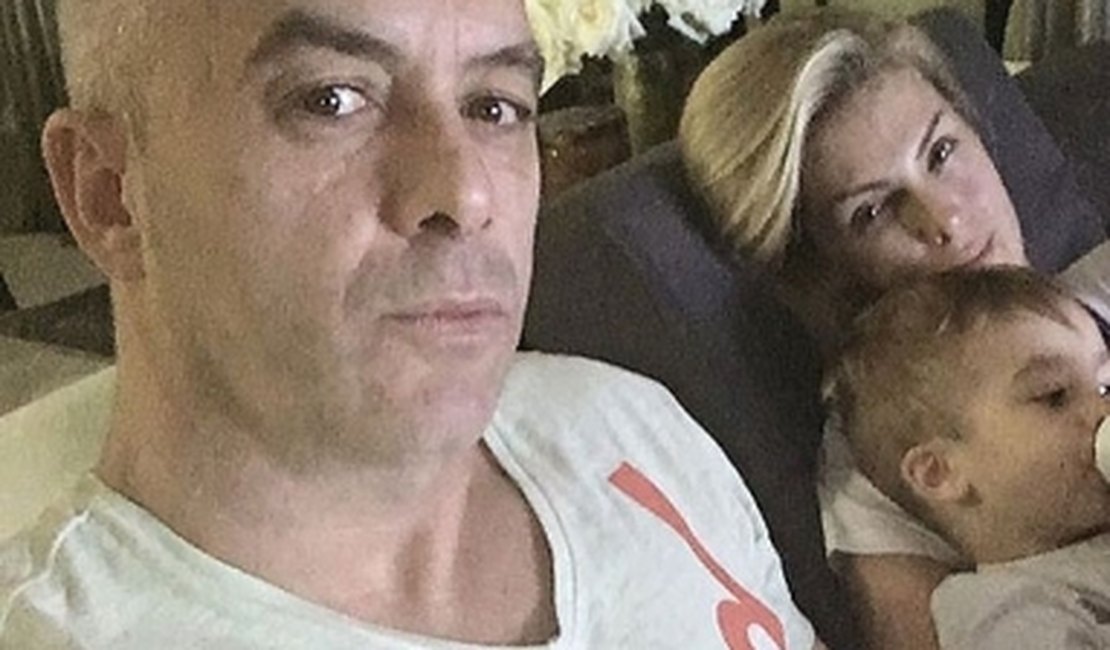 ‘Exaustos e arrasados’, escreve marido de Ana Rickmann em legenda de foto