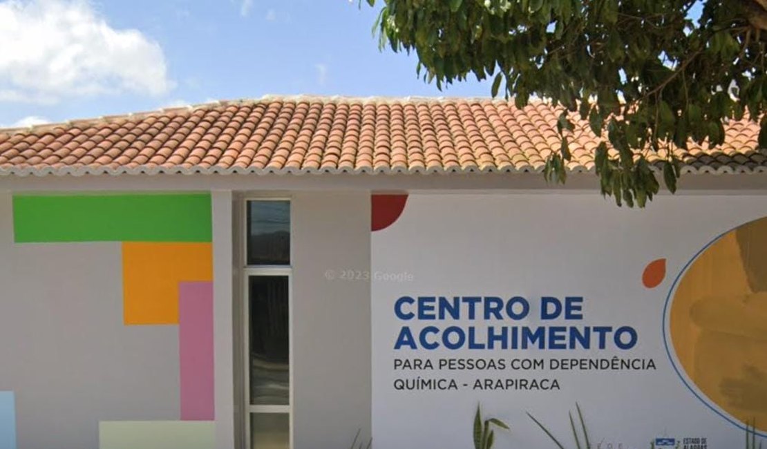 Carroceiro entra em luta corporal com homem que arranhava carro da Seprev com referência ao PCC, em Arapiraca