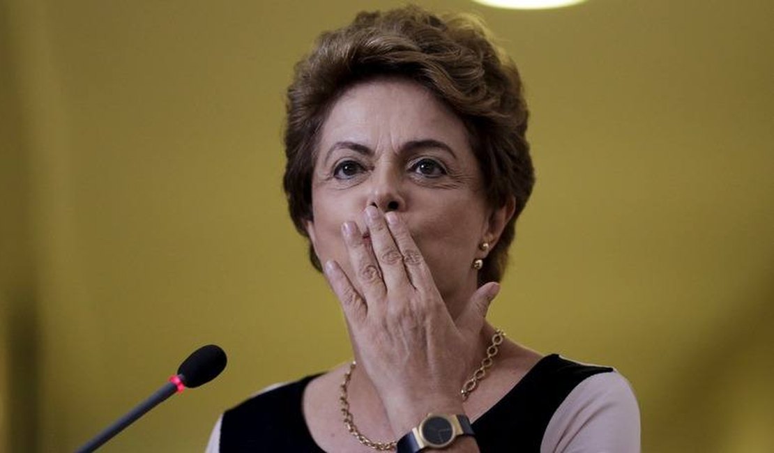 Não vou dar esse presente para eles, diz Dilma ao negar renúncia