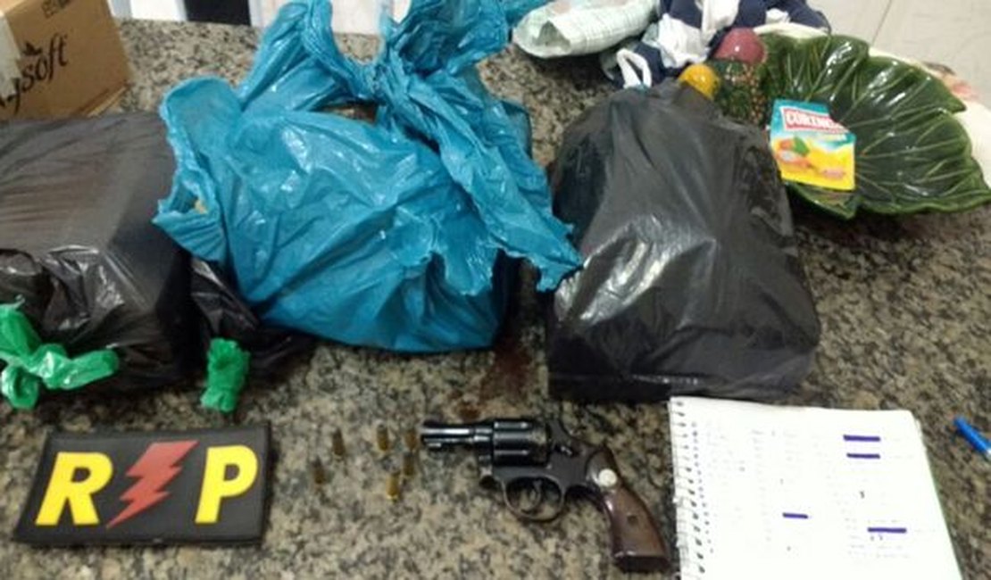 Polícia apreende quase 15 kg de maconha e prende 3 suspeitos
