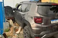 Carro colide com mureta do prédio da Vigilância Sanitária em Maceió